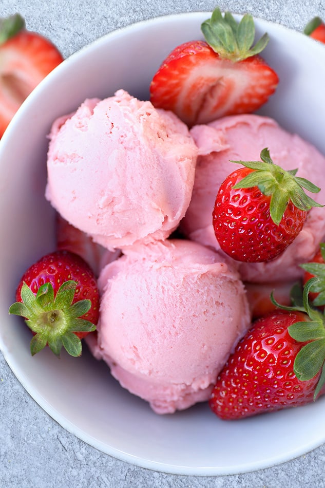 KETO STRAWBERRY ICE CREAM