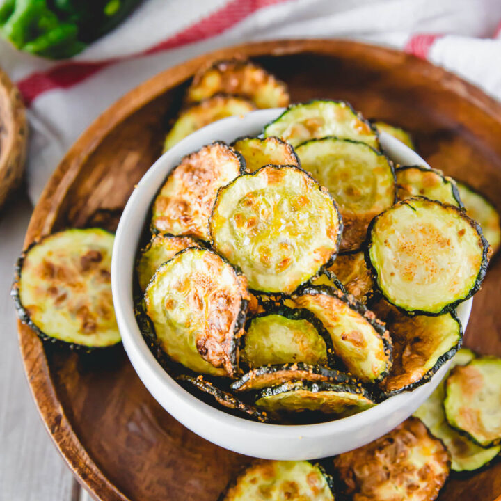 AIR FRYER ZUCCHINI CHIPS