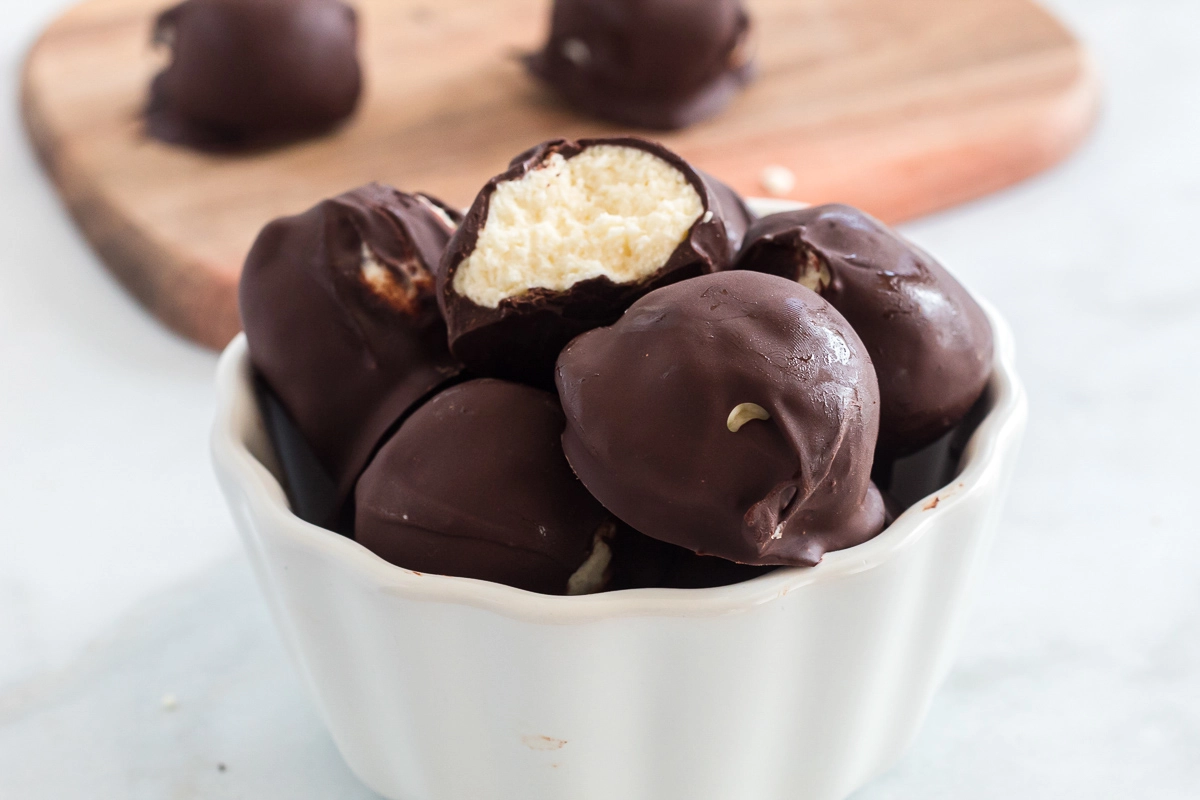 Keto chocolate macadamia nut fat bombs
