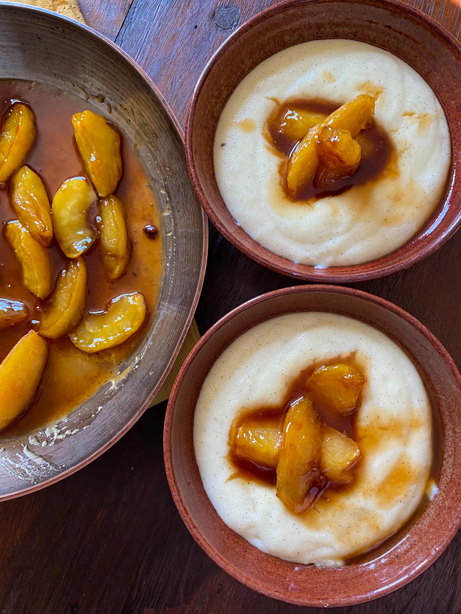 Semolina pudding with caramel pears
